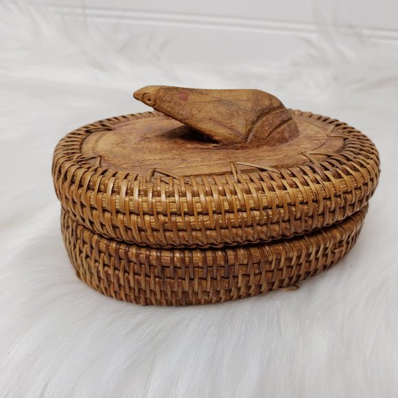 VTG Lombok Carved Wood Frog Rattan Basket Weave Indonesian Island Trinket Box - Picture 3 of 11